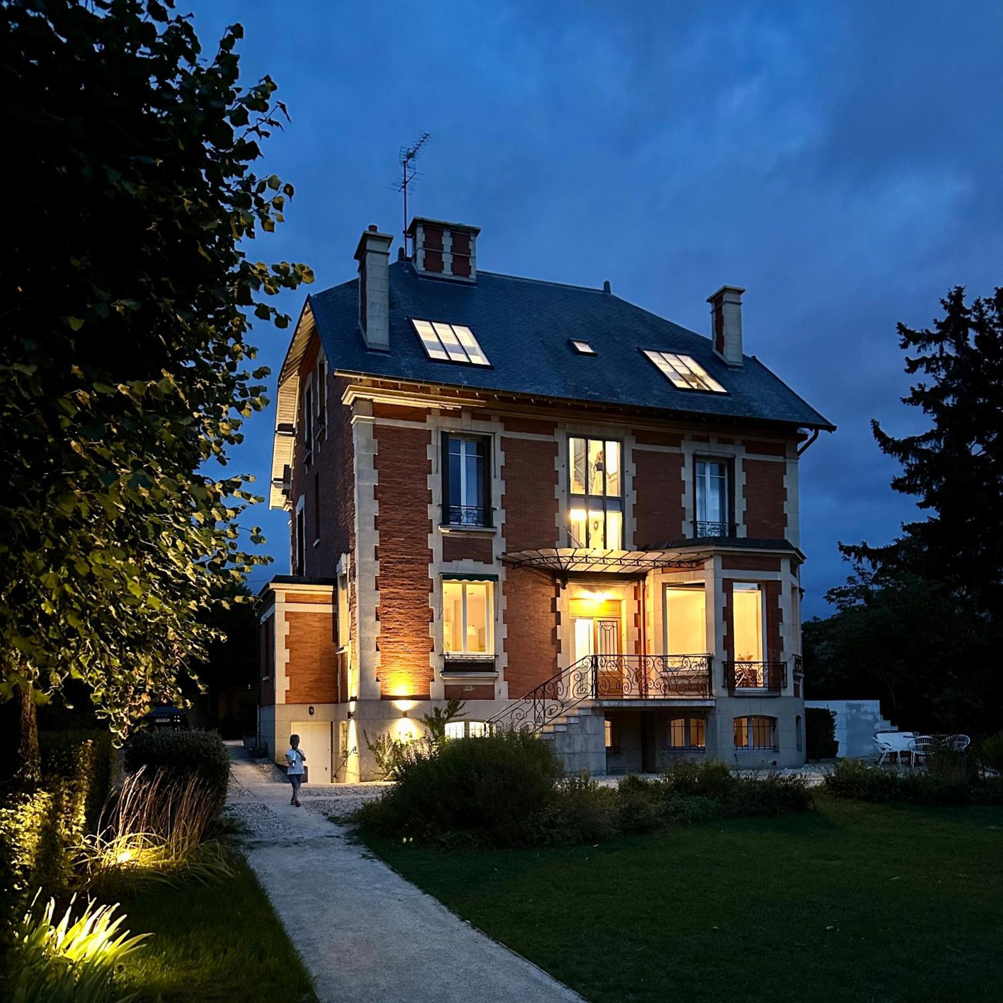La Grande Maison Lgm Lesches Εξωτερικό φωτογραφία